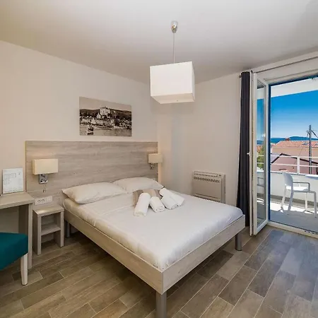 Pellio Apartment *