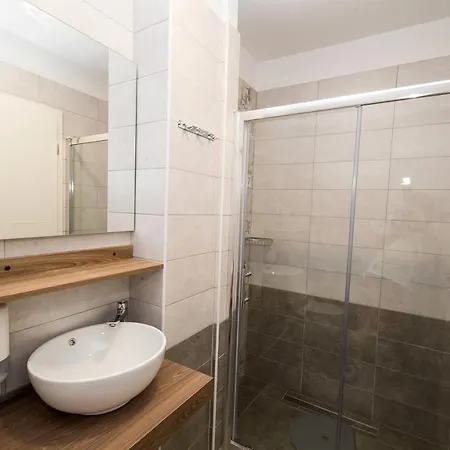 Apartment Pellio *