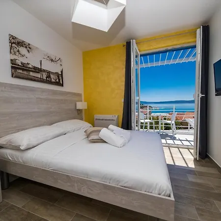 Apartment Pellio *